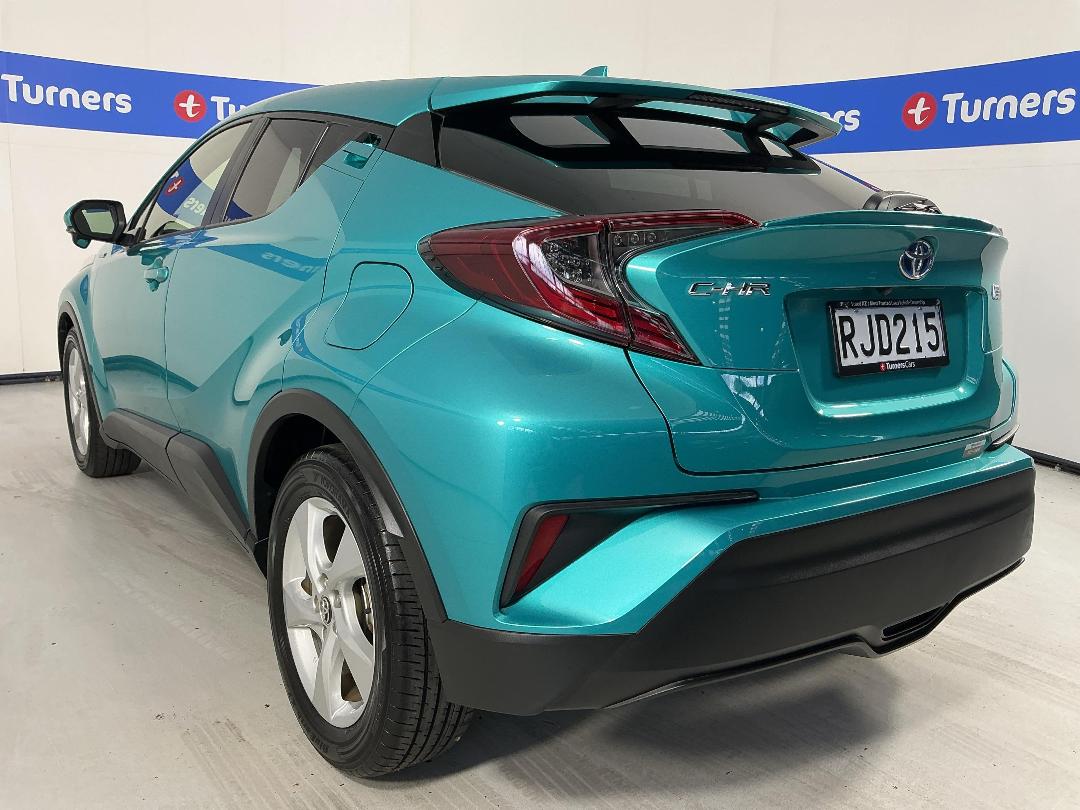 Photo '5' of Toyota C-HR Photo '5' of Toyota C-HR
