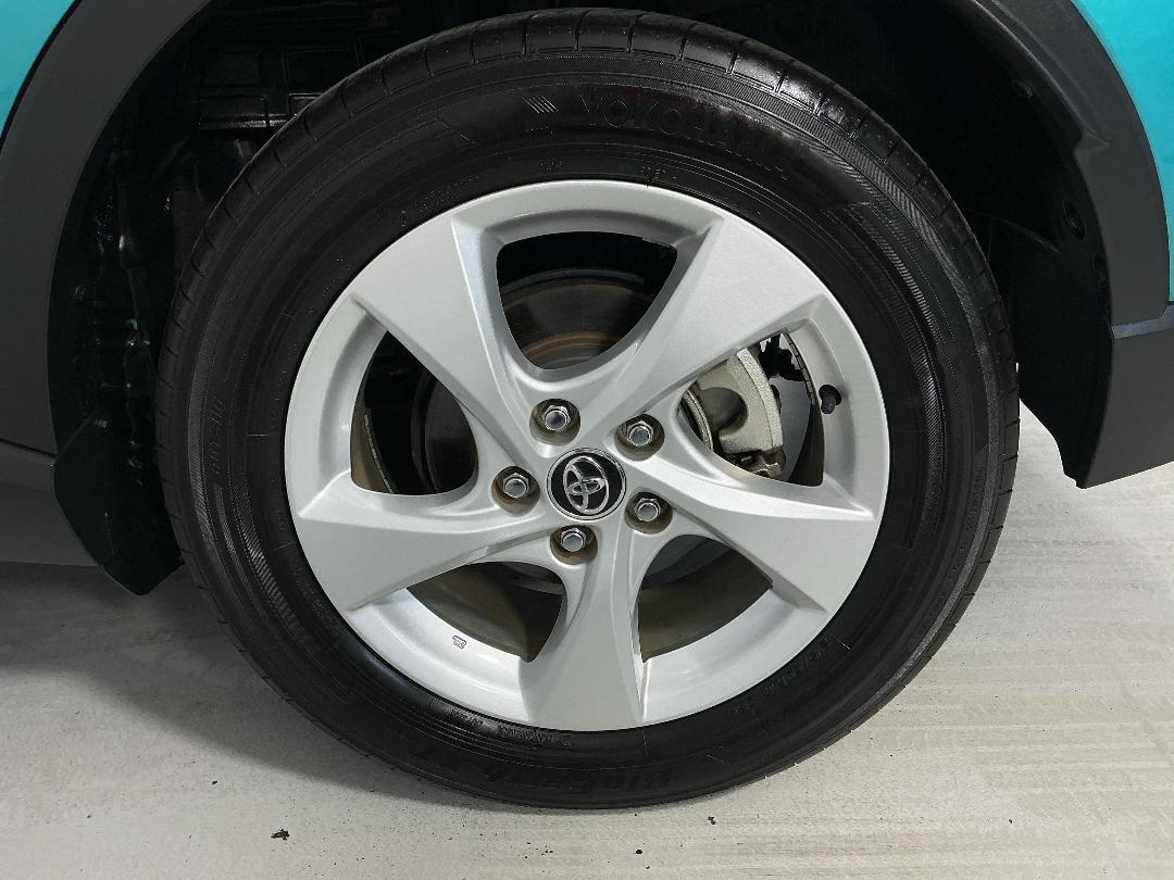 Photo '11' of Toyota C-HR Photo '11' of Toyota C-HR