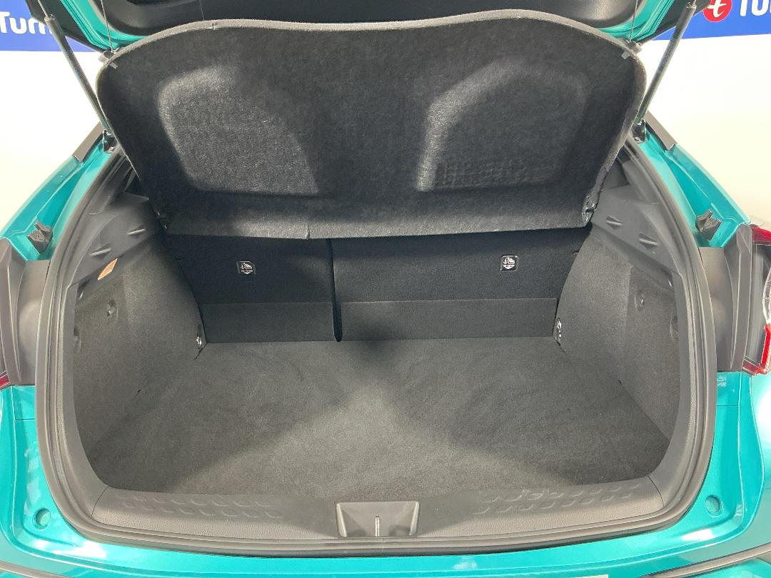 Photo '14' of Toyota C-HR Photo '14' of Toyota C-HR