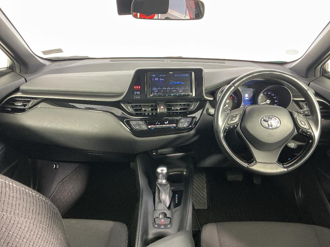 Photo '17' of Toyota C-HR Photo '17' of Toyota C-HR