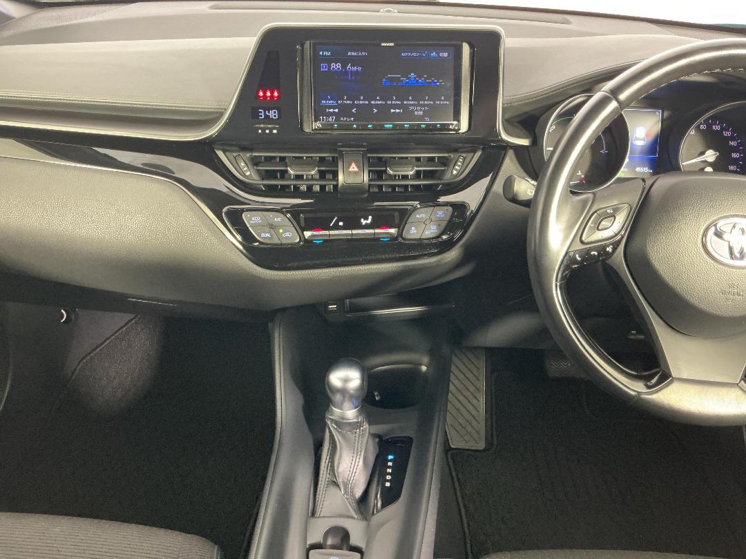 Photo '18' of Toyota C-HR Photo '18' of Toyota C-HR