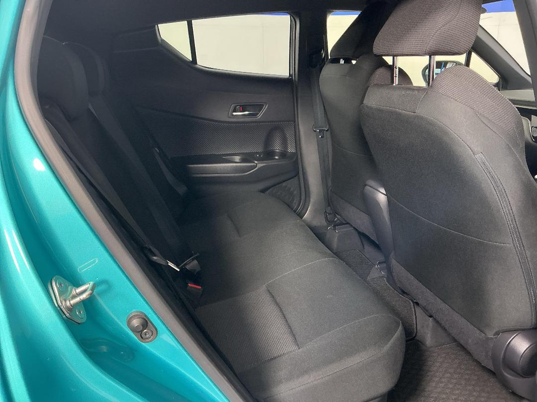 Photo '20' of Toyota C-HR Photo '20' of Toyota C-HR