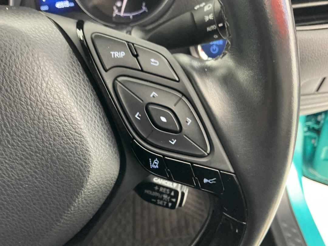 Photo '25' of Toyota C-HR Photo '25' of Toyota C-HR