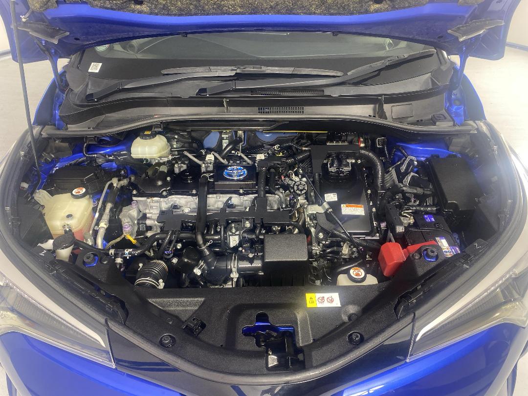 Photo '13' of Toyota C-HR