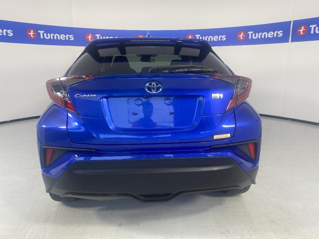 Photo '6' of Toyota C-HR