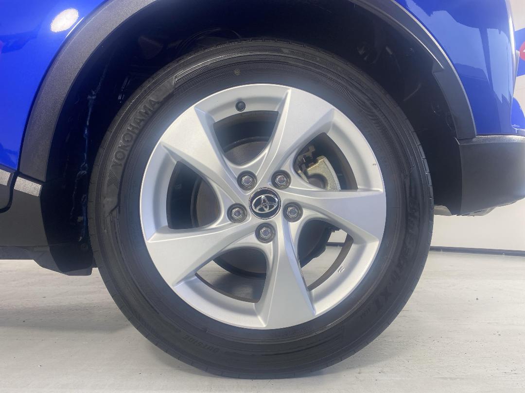 Photo '11' of Toyota C-HR