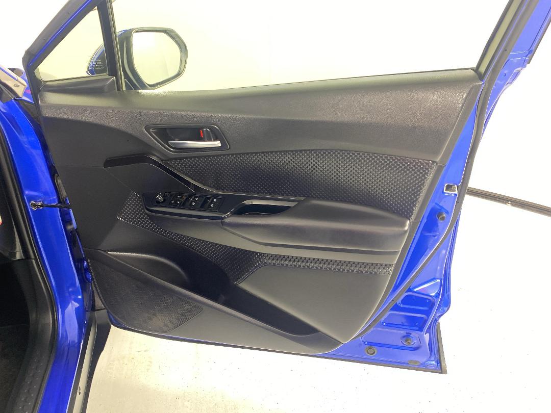 Photo '15' of Toyota C-HR