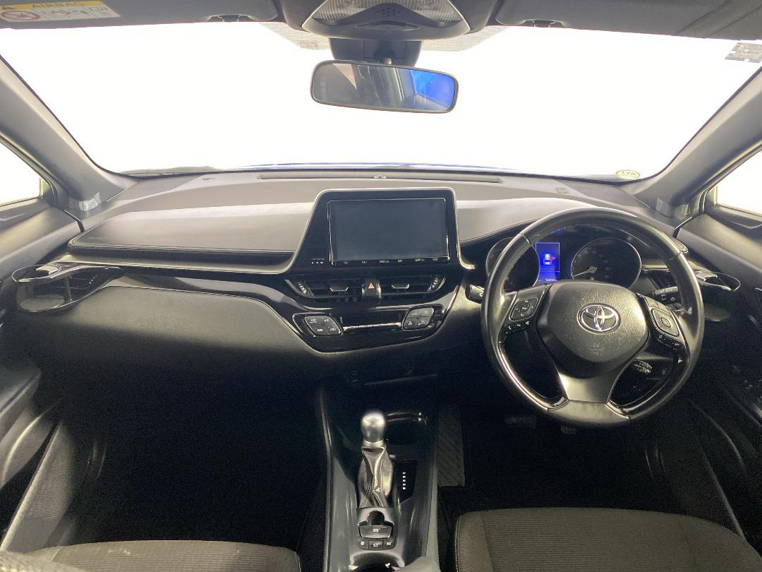 Photo '17' of Toyota C-HR