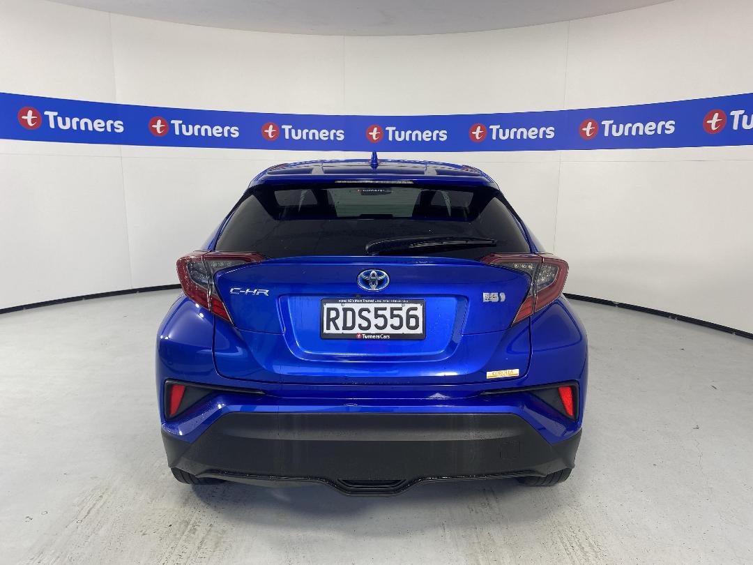 Photo '6' of Toyota C-HR