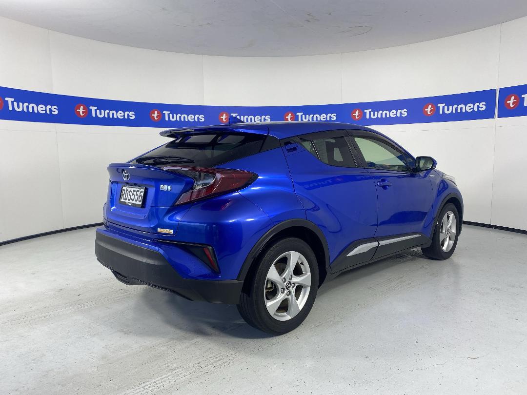 Photo '7' of Toyota C-HR
