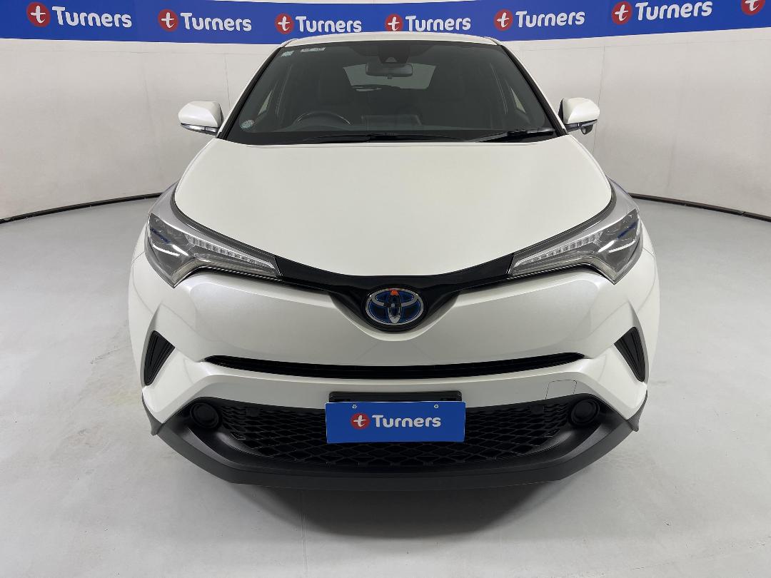 Photo '2' of Toyota C-HR