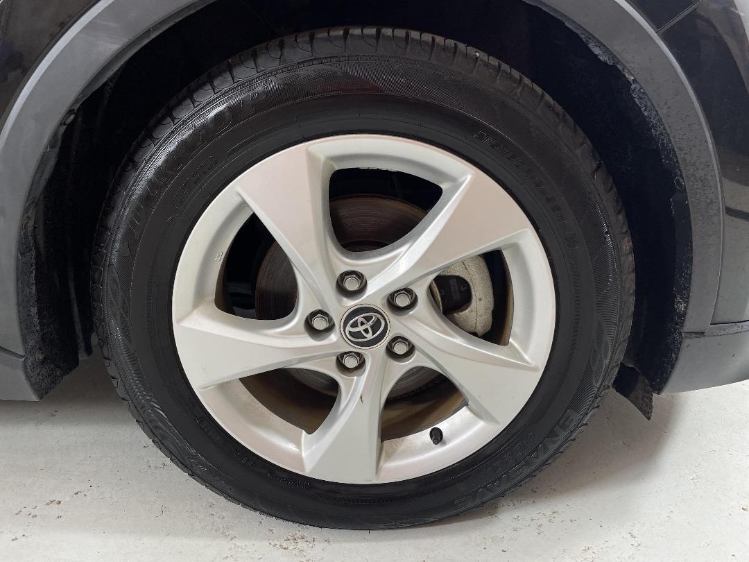 Photo '9' of Toyota C-HR