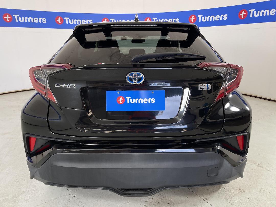 Photo '6' of Toyota C-HR