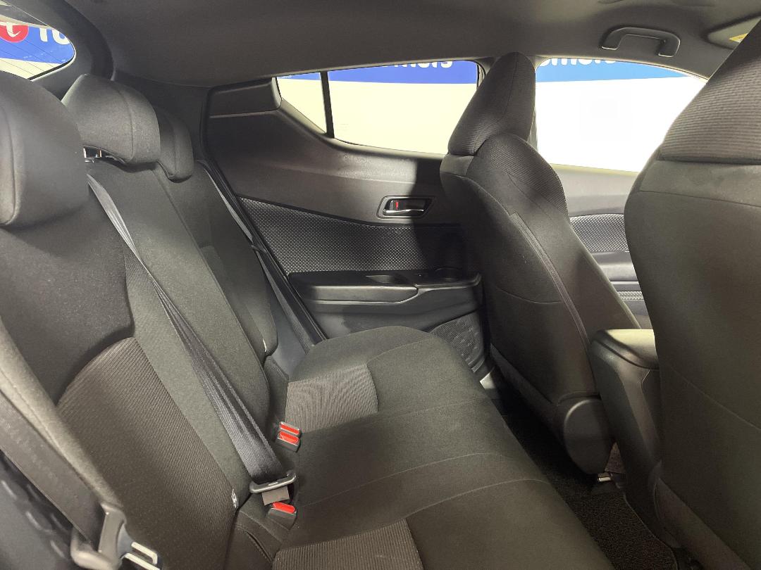 Photo '20' of Toyota C-HR