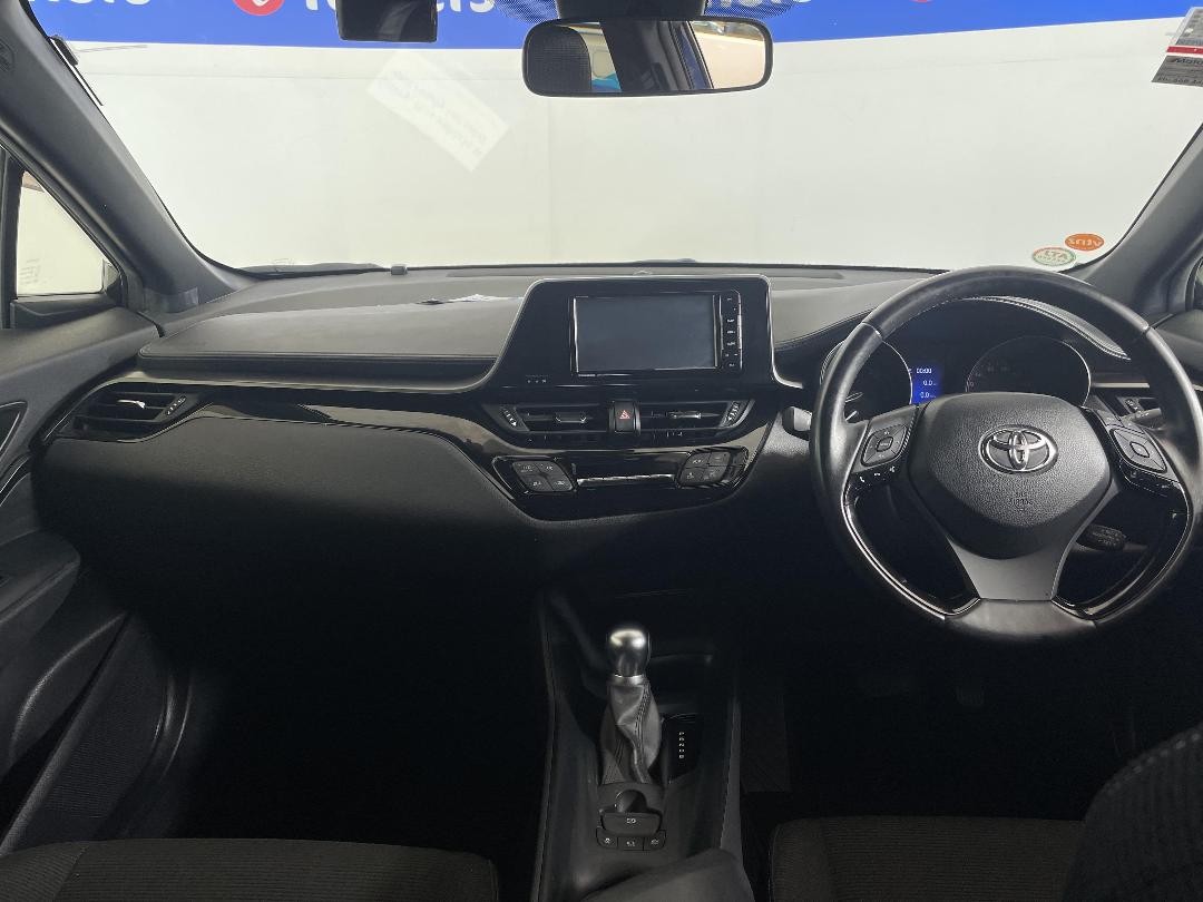 Photo '17' of Toyota C-HR