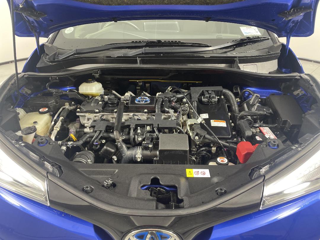 Photo '13' of Toyota C-HR