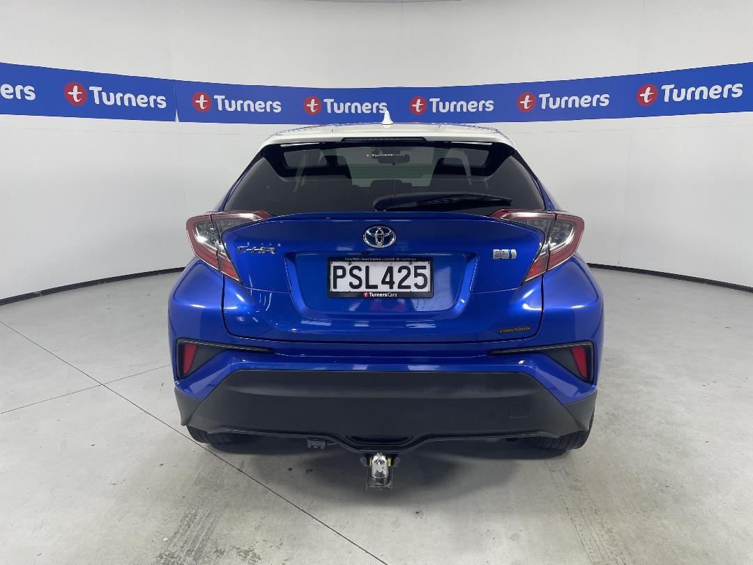 Photo '6' of Toyota C-HR