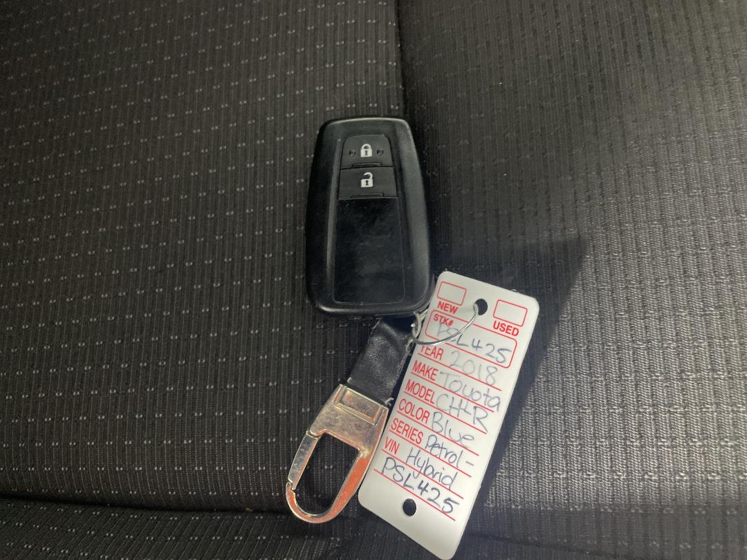 Photo '22' of Toyota C-HR