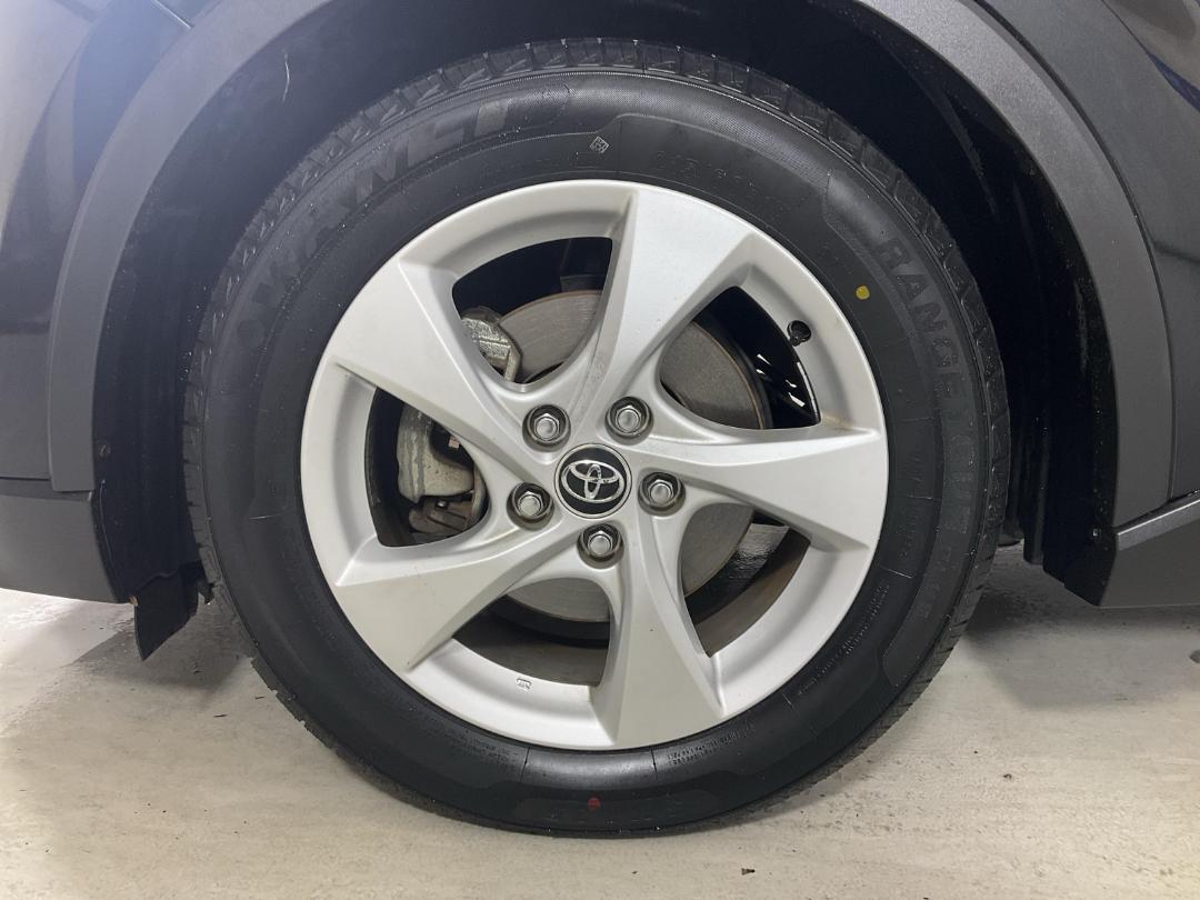 Photo '10' of Toyota C-HR