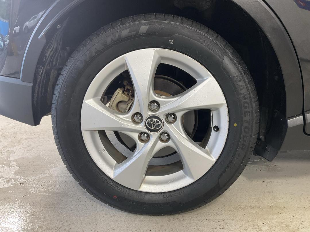 Photo '12' of Toyota C-HR