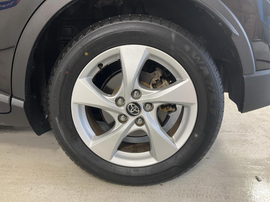 Photo '11' of Toyota C-HR