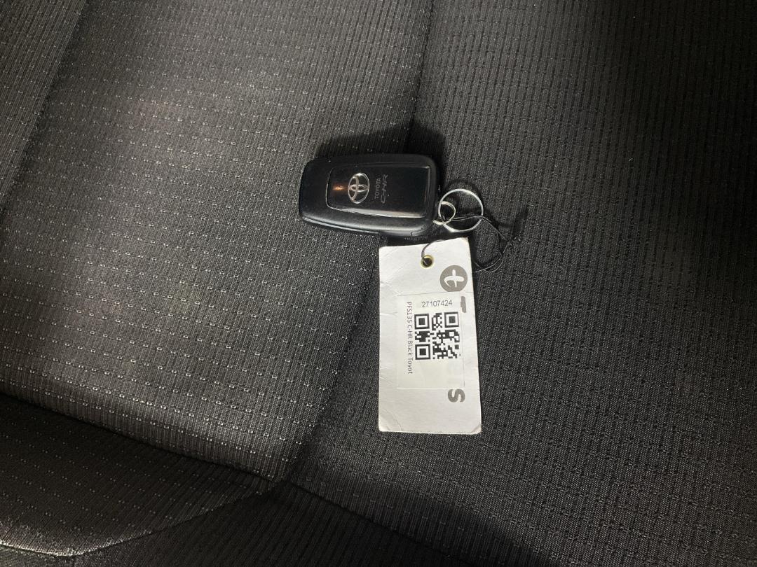 Photo '22' of Toyota C-HR