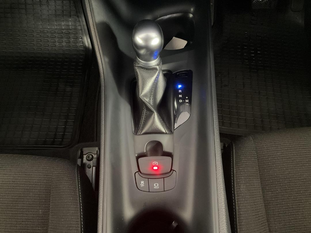 Photo '18' of Toyota C-HR