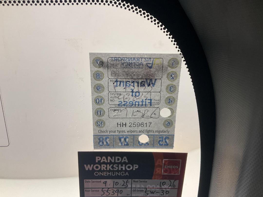 Photo '24' of Toyota C-HR