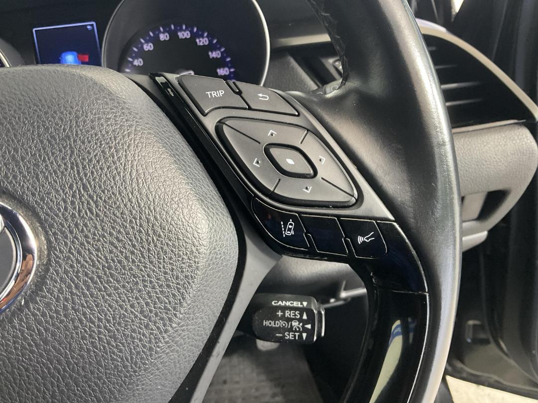 Photo '27' of Toyota C-HR