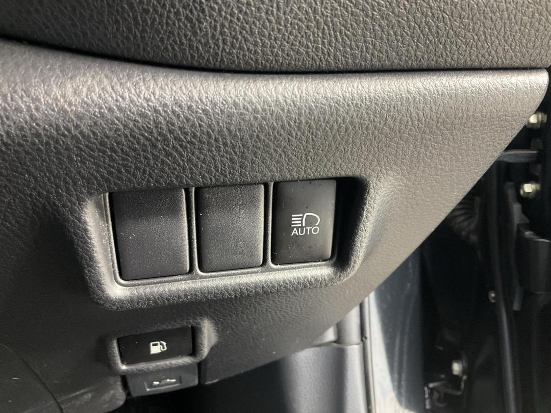 Photo '29' of Toyota C-HR