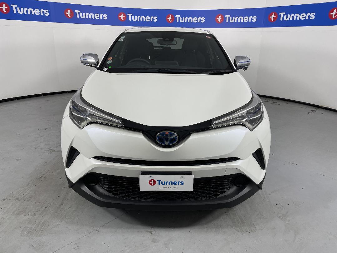 Photo '2' of Toyota C-HR Photo '2' of Toyota C-HR