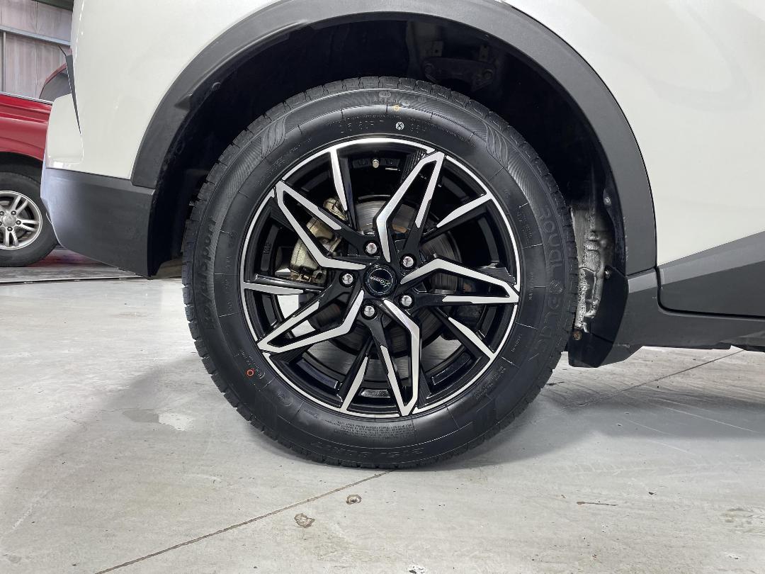 Photo '12' of Toyota C-HR Photo '12' of Toyota C-HR