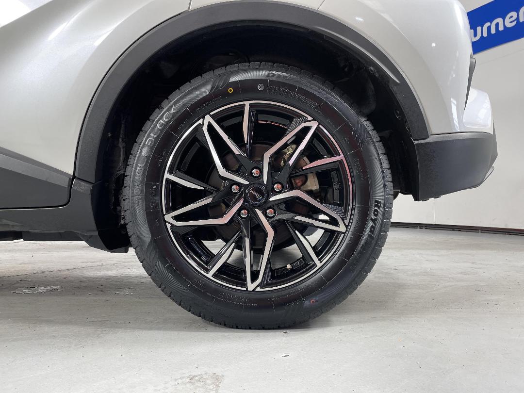 Photo '11' of Toyota C-HR Photo '11' of Toyota C-HR