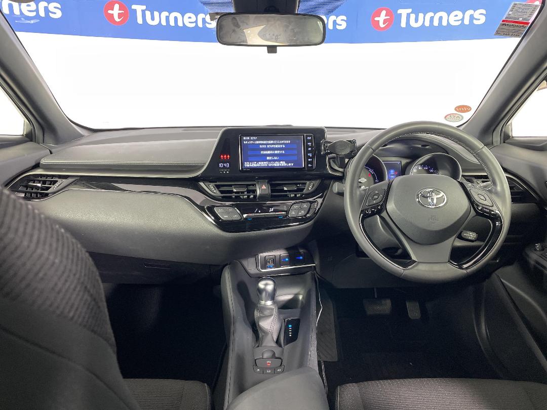 Photo '17' of Toyota C-HR Photo '17' of Toyota C-HR