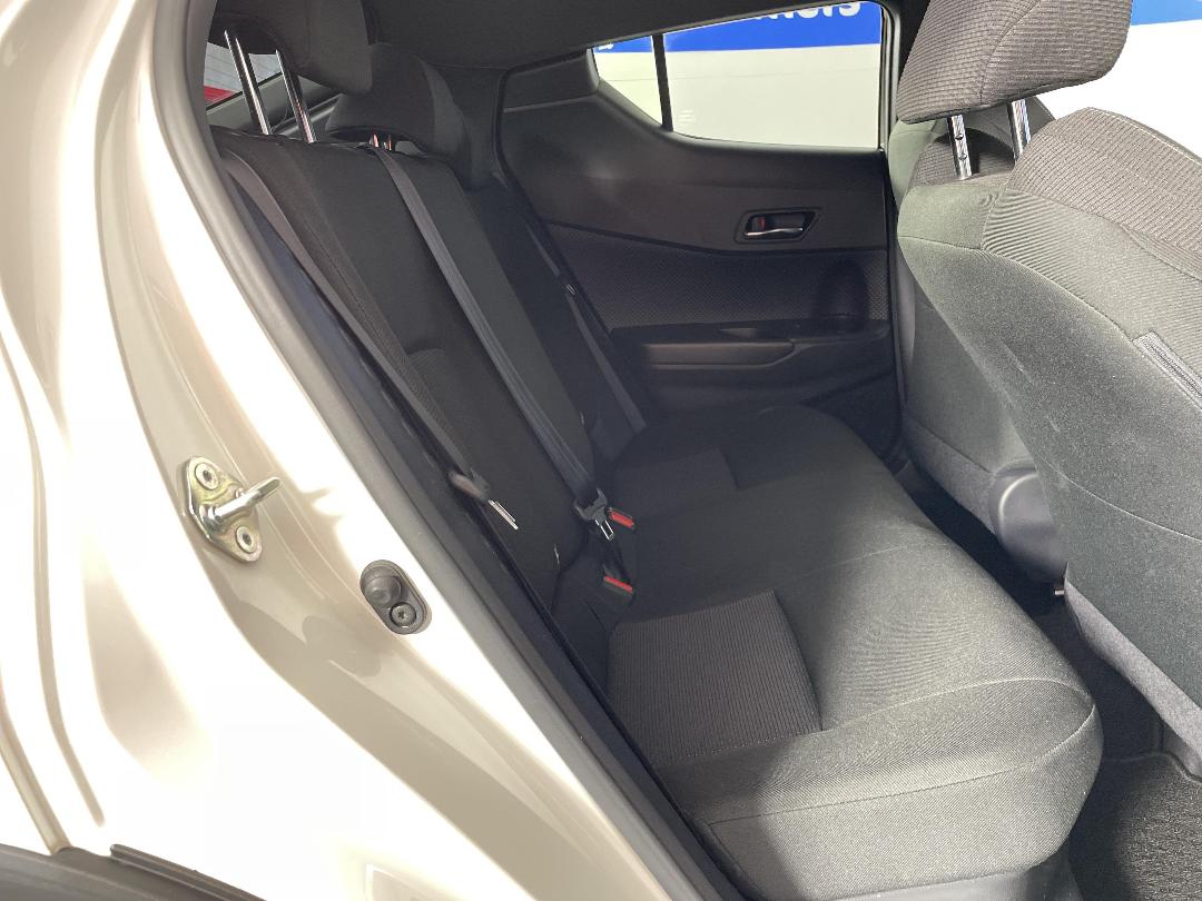 Photo '20' of Toyota C-HR Photo '20' of Toyota C-HR