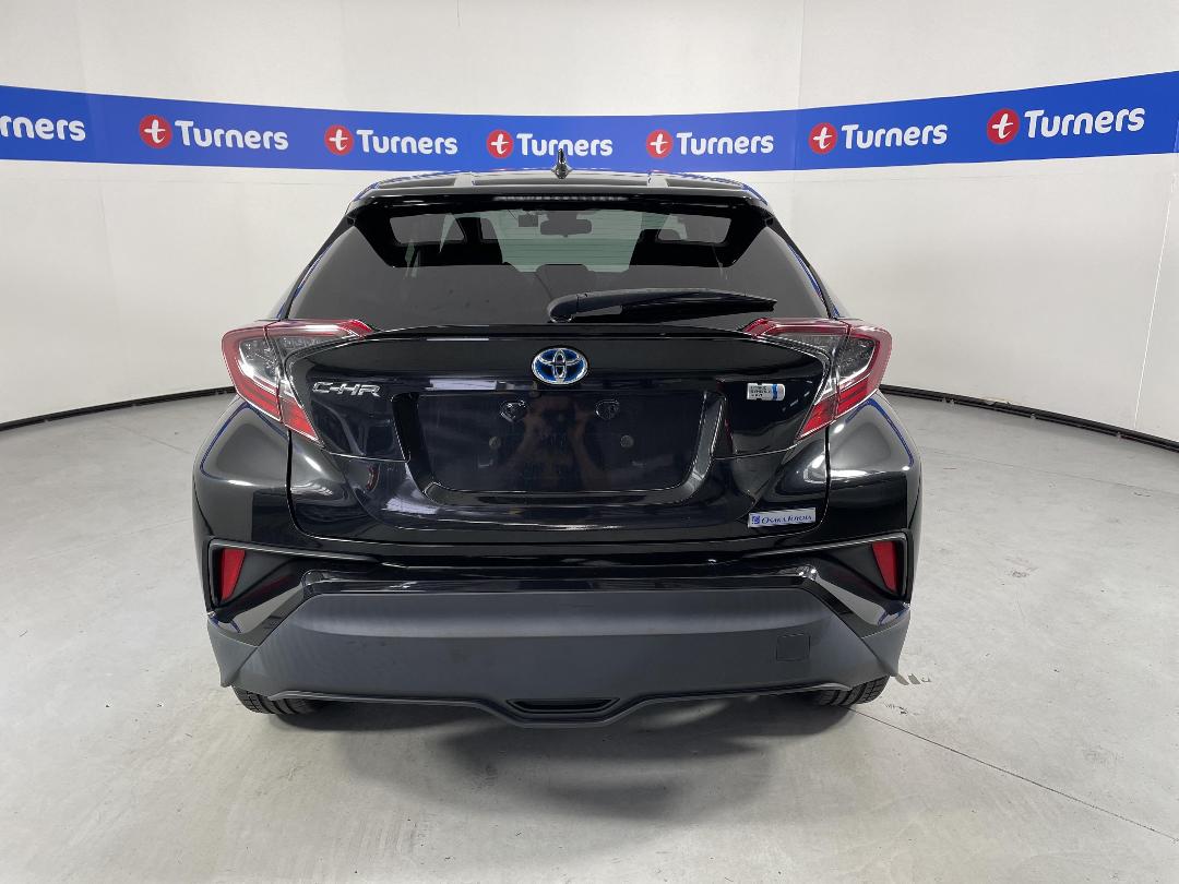 Photo '6' of Toyota C-HR