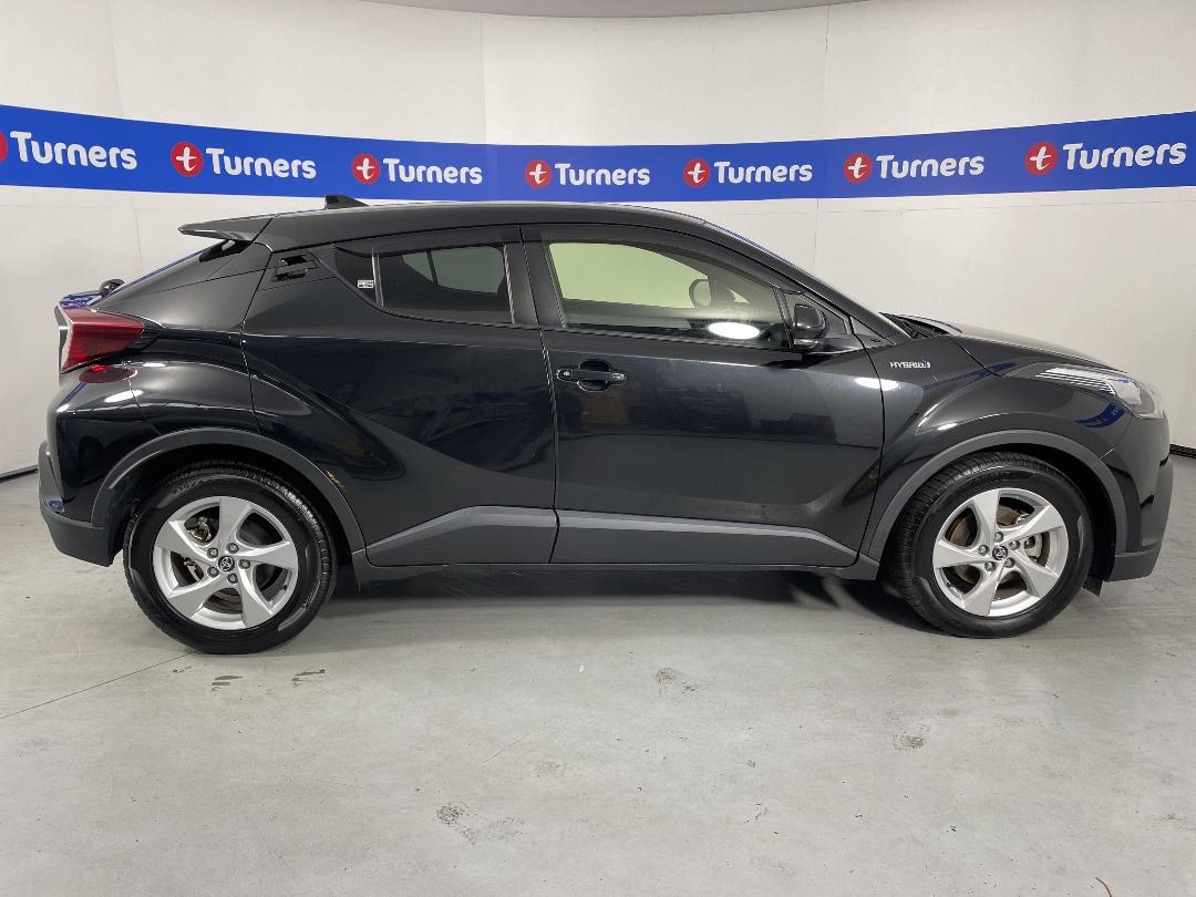 Photo '29' of Toyota C-HR