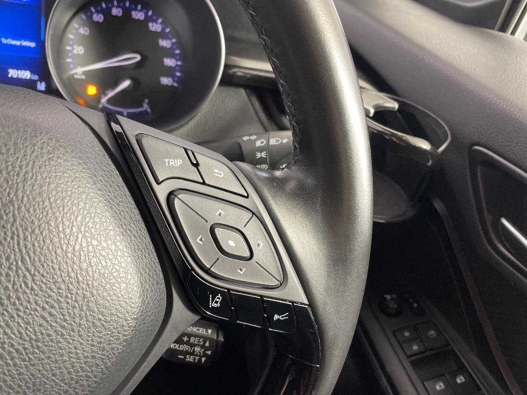 Photo '27' of Toyota C-HR