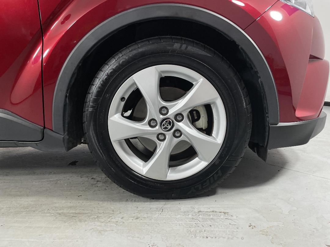 Photo '9' of Toyota C-HR Photo '9' of Toyota C-HR