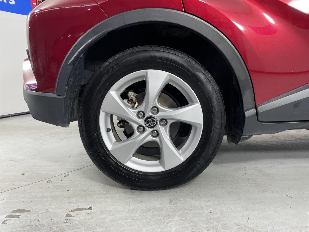 Photo '12' of Toyota C-HR Photo '12' of Toyota C-HR