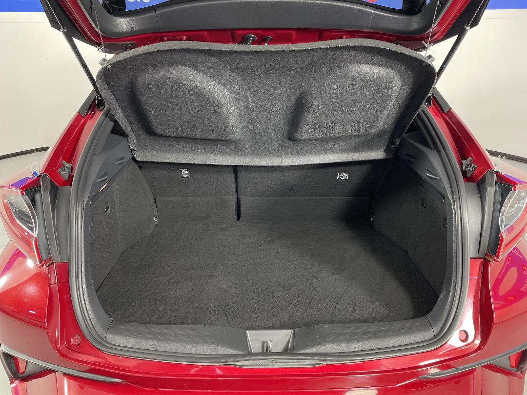 Photo '14' of Toyota C-HR Photo '14' of Toyota C-HR