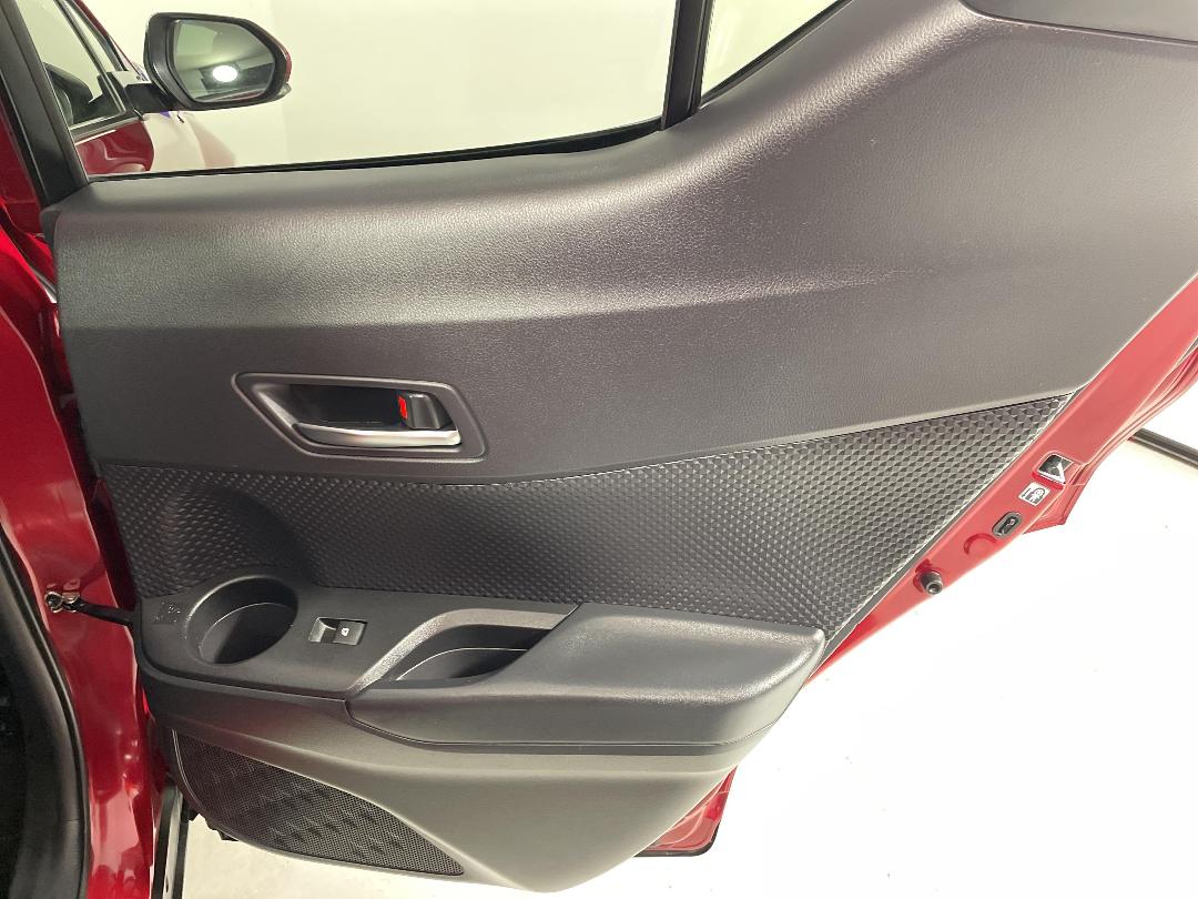 Photo '19' of Toyota C-HR Photo '19' of Toyota C-HR