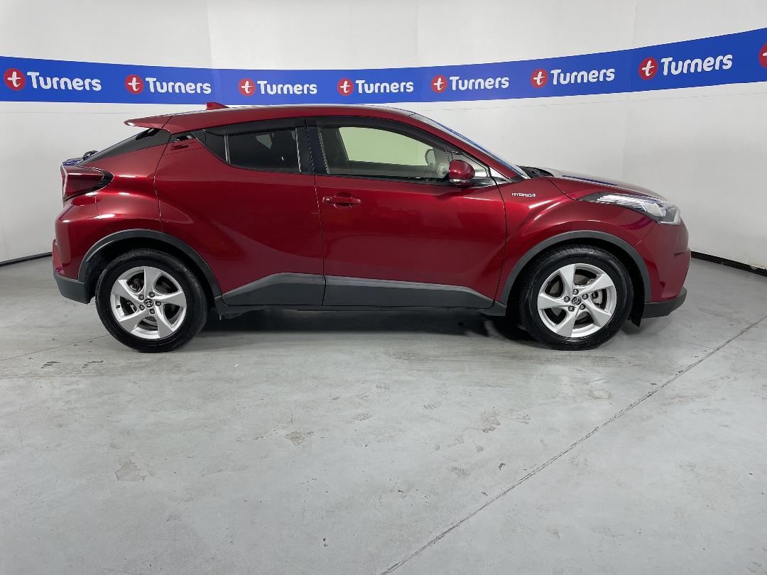 Photo '23' of Toyota C-HR Photo '23' of Toyota C-HR