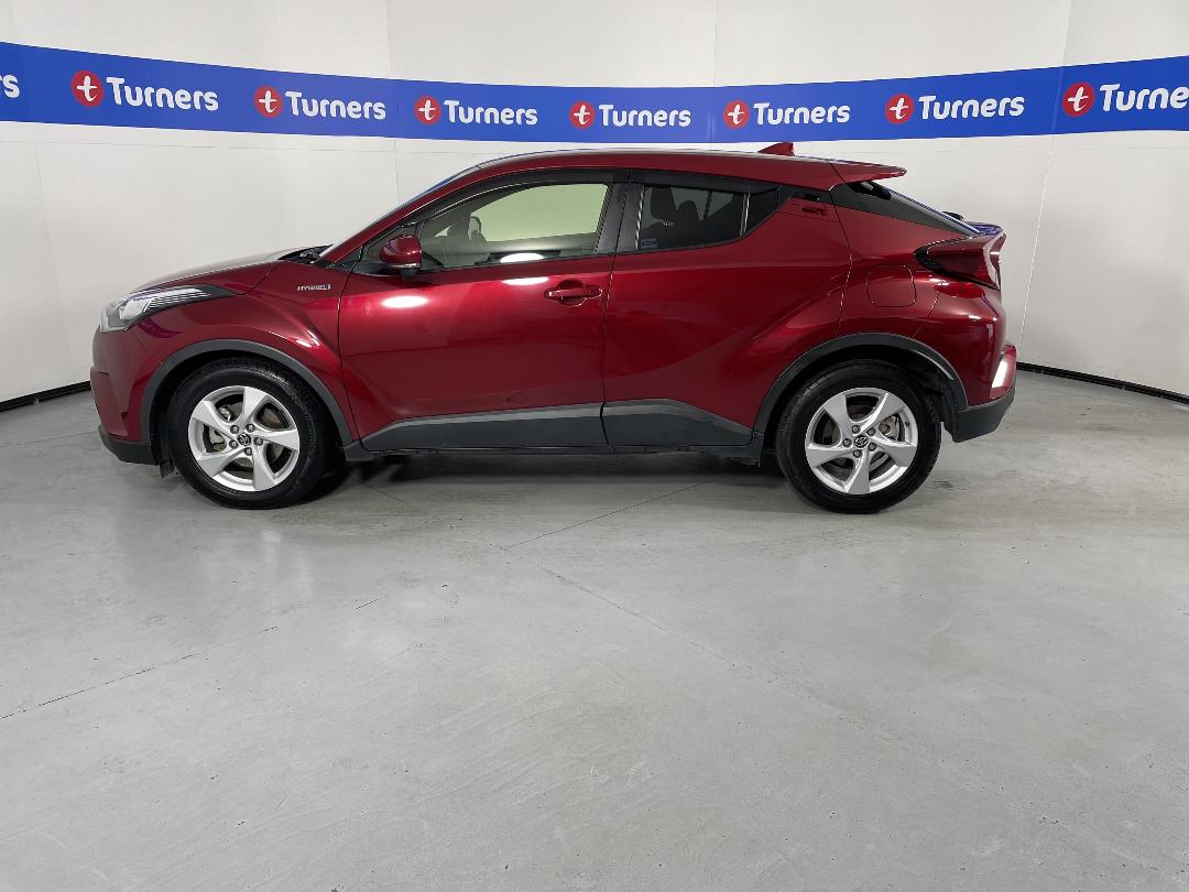 Photo '24' of Toyota C-HR Photo '24' of Toyota C-HR