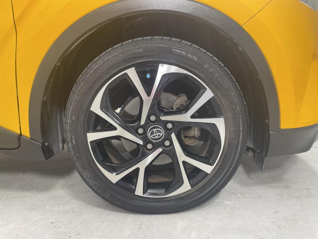 Photo '9' of Toyota C-HR Photo '9' of Toyota C-HR