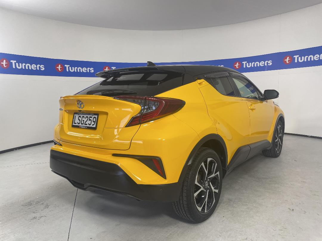 Photo '7' of Toyota C-HR Photo '7' of Toyota C-HR