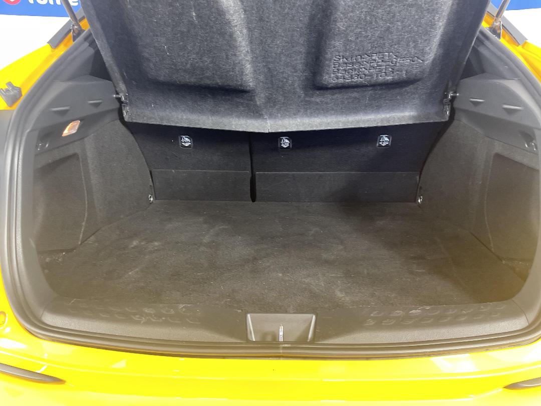 Photo '14' of Toyota C-HR Photo '14' of Toyota C-HR