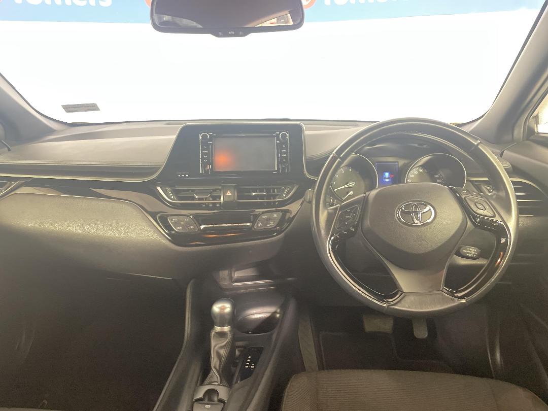 Photo '17' of Toyota C-HR Photo '17' of Toyota C-HR