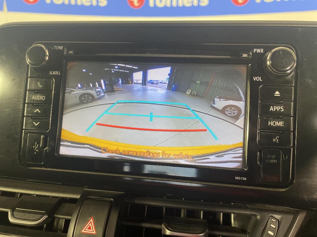 Photo '23' of Toyota C-HR Photo '23' of Toyota C-HR