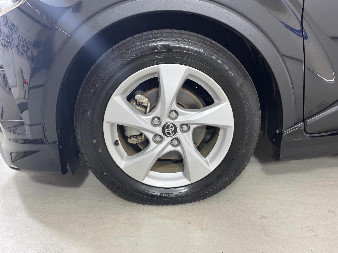 Photo '10' of Toyota C-HR